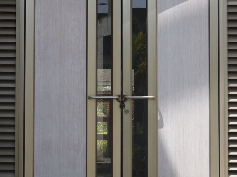 Profile de bordură și ornamentale din aluminiu